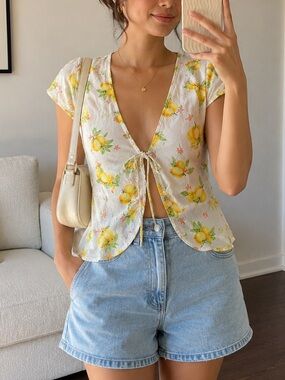 Tie-Front Lemon Print V-Neck Top - White/Yellow